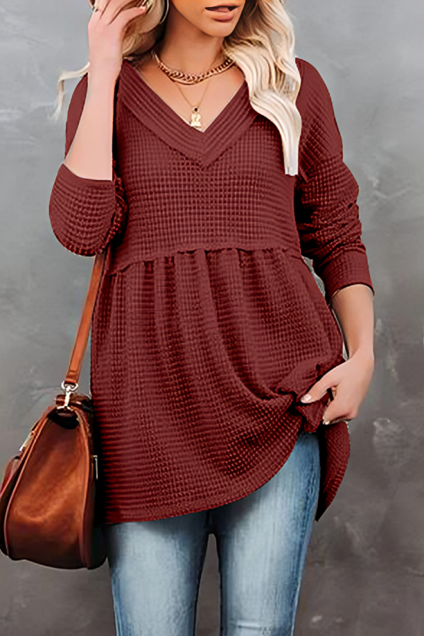 Avslappnad djup v-ringad tröja med volanger för kvinnor