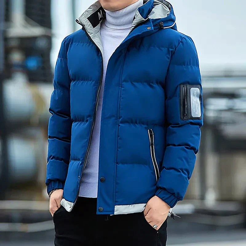 Avslappnad tjock vadderad varm jacka med huva för män