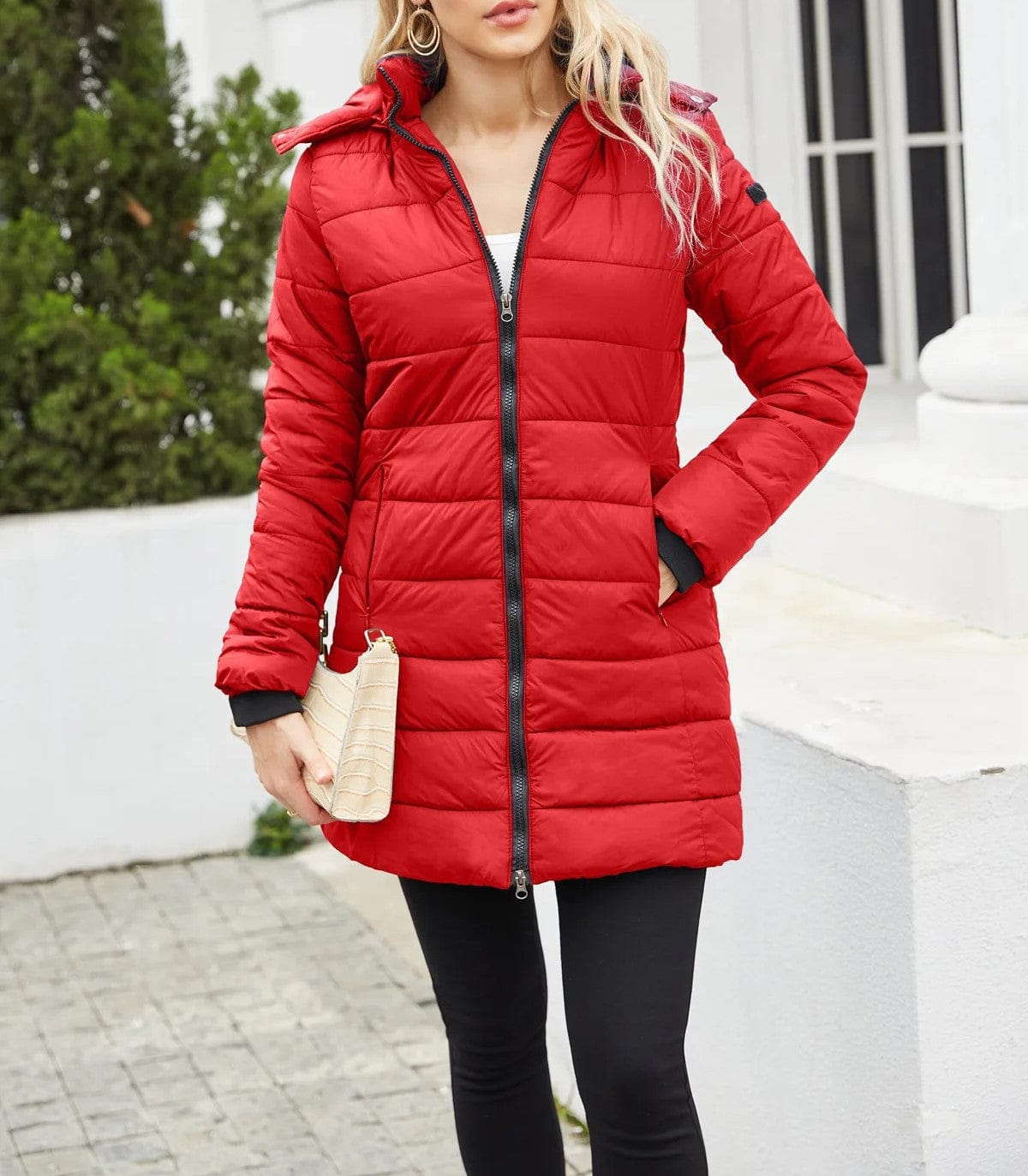 Varm vadderad vinterjacka med huva för kvinnor